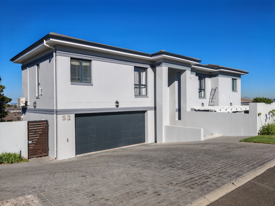 4 Bedroom Property for Sale in Dennegeur Western Cape